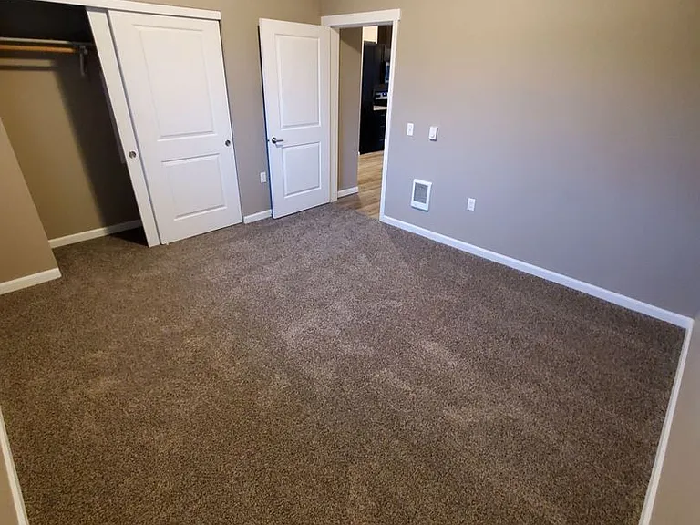 Hawthorne Place Apartments — Photo 13