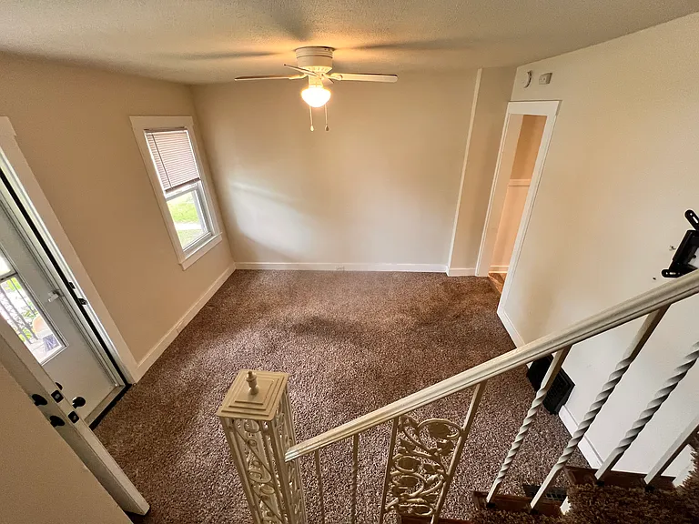 Living room 3
