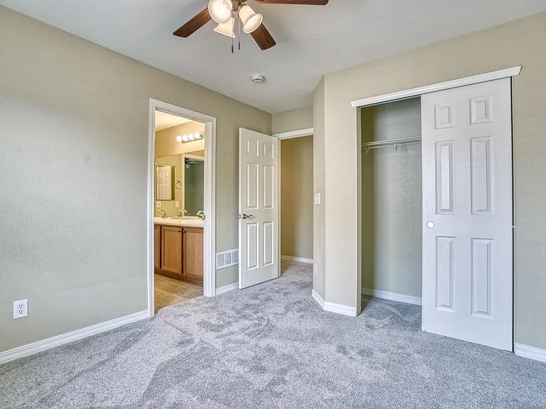 2370 Windmill Dr — Photo 25