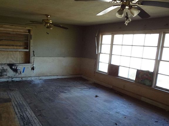 5th image of 12 E Sassafras St.