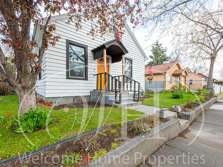 132 Malcolm St — Photo 18