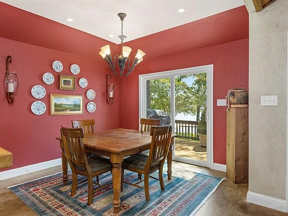 3rd image of 127 Jeffrey Cir