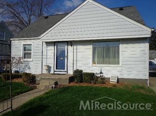 25207 Buick St, Roseville, MI 48066