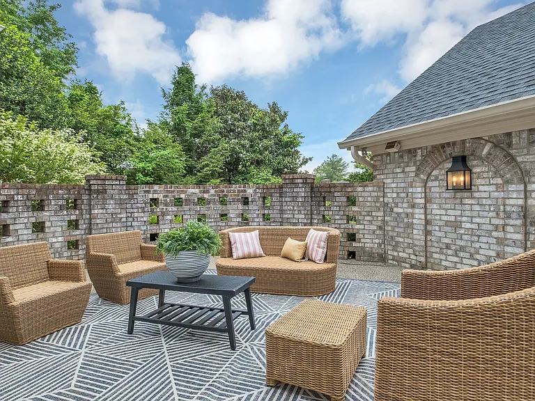 37 Erwin Ct — Photo 18