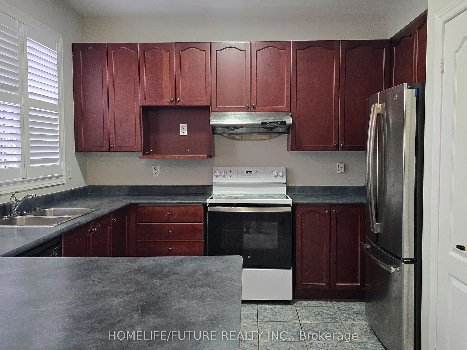 4 bed, $3,300 — Photo 4