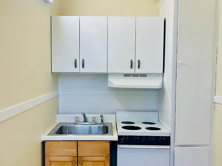 567 Saint Paul St #4 — Photo 12