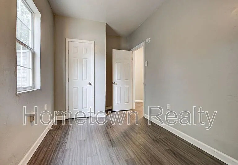 1801 E Madison St — Photo 23