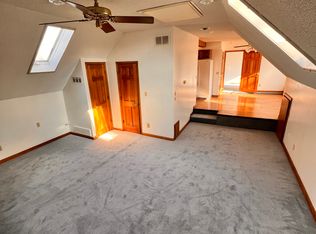 5828 County Line Rd, Kansas City, KS 66106