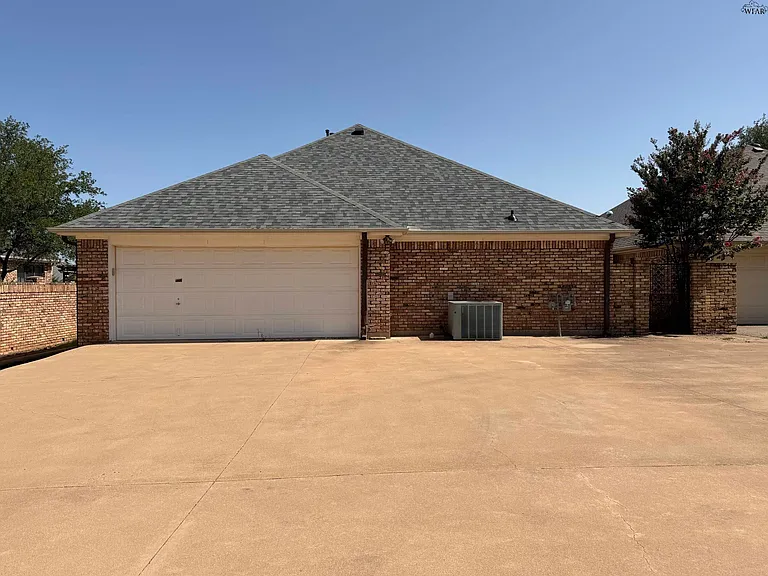 4 Warwick Ct — Photo 28