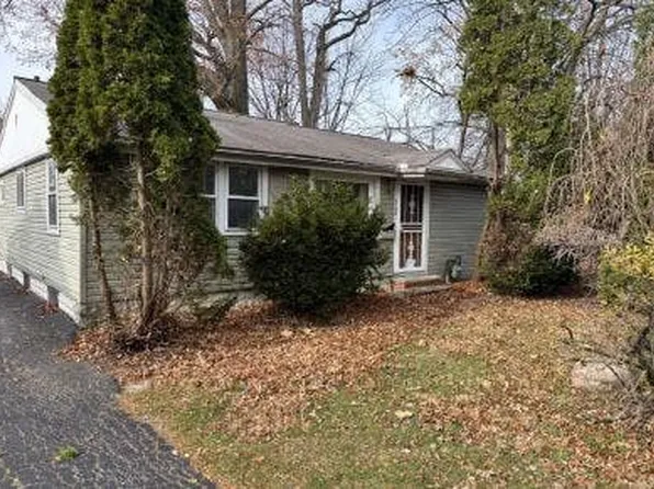 304 E 238th St, Euclid, OH 44123