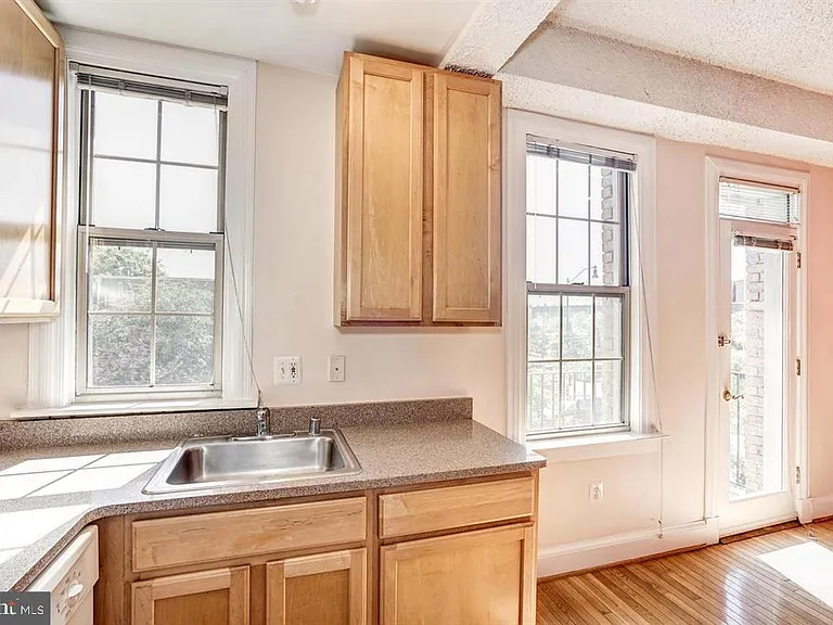 1401 Columbia Rd NW #215 — Photo 9