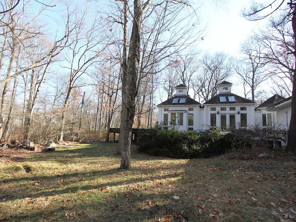 2nd image of 111 Parsonage Rd