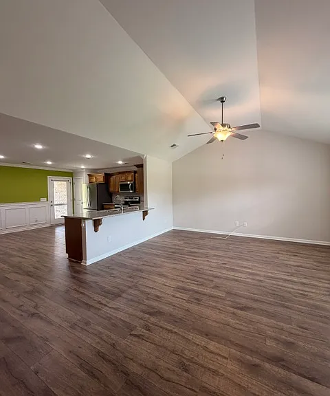 660 Constitution Dr — Photo 4