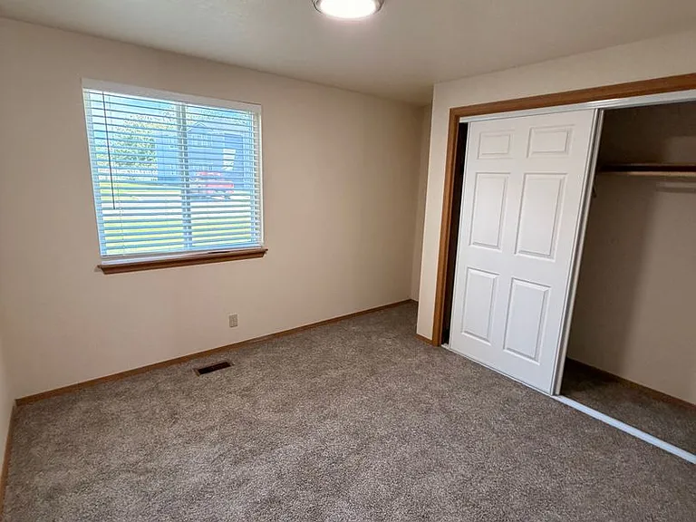 3622 W Rose Hill St — Photo 6