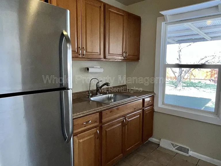4360 Saint Paul St — Photo 7