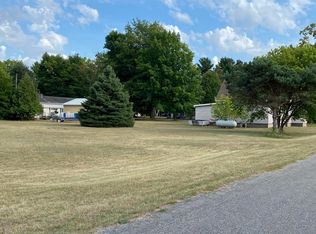 17429 4th St, Arcadia, MI 49613