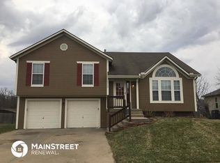 1112 Kent Dr, Belton, MO 64012