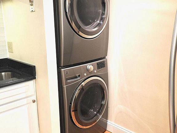 4th image of 1211 S Eads St APT 211