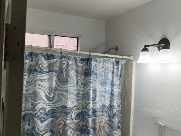 9617 Juniper St, Los Angeles, CA 90002