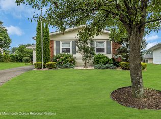 8 Hanley Ct, Brick, NJ 08724