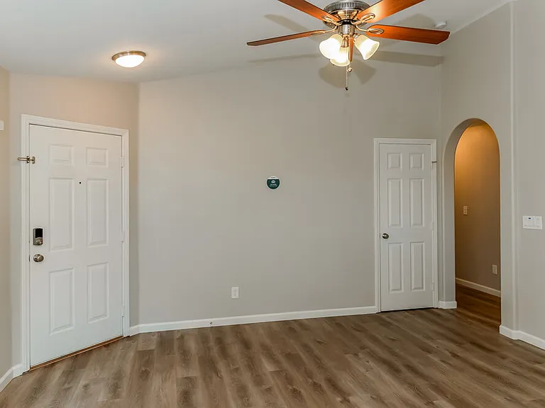 3409 Greenwood Springs Dr — Photo 4