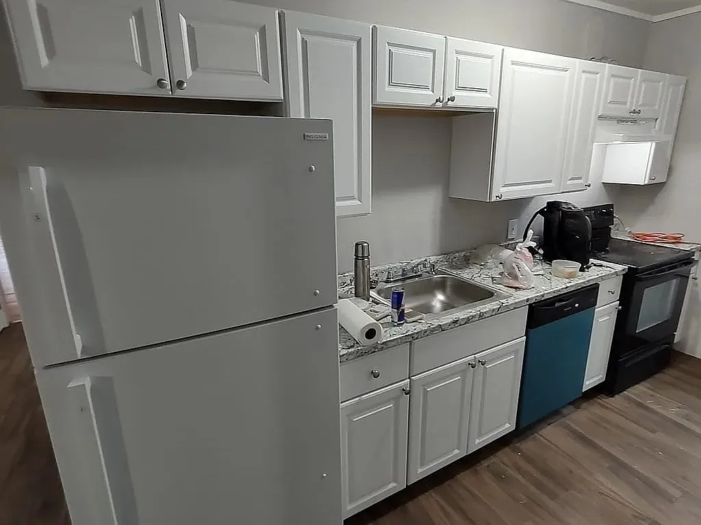 4 bed, 1350 sqft, $2,500 — Photo 3