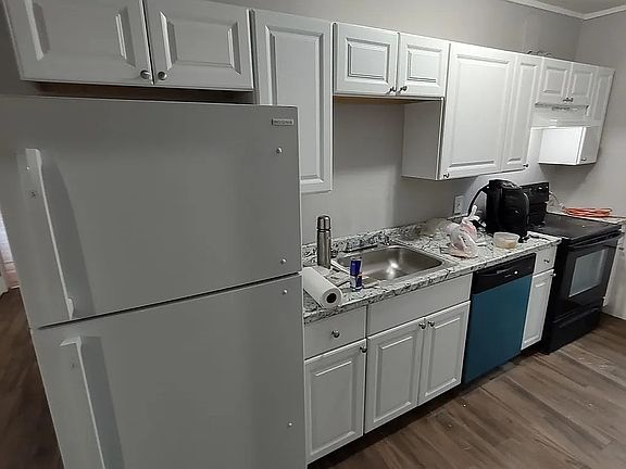 3rd image of 14 Harlow St #1