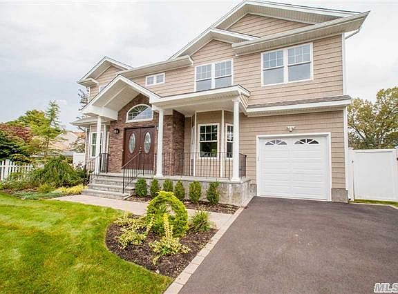 2nd image of 211 Southwood Cir