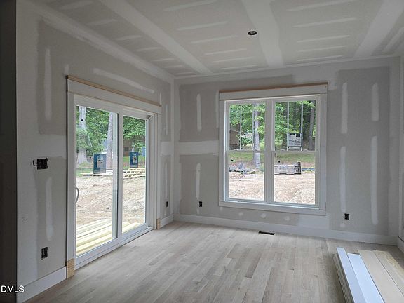 5th image of 616 Hemlock Ave