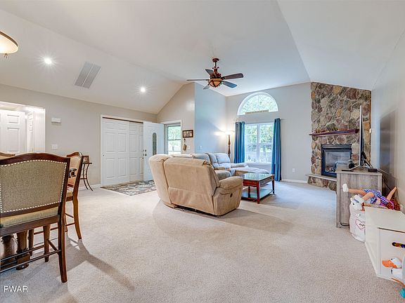 4th image of 130 Copper Mountain Dr