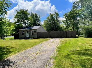 1648 Elfleda St, Lorain, OH 44055