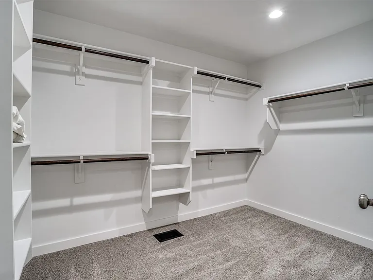 1408 S Alamo Rd — Photo 32