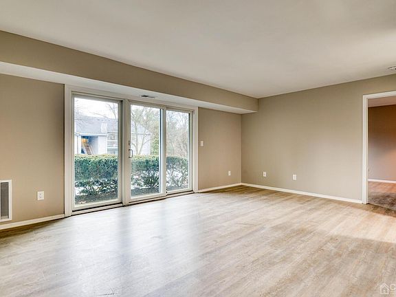 2nd image of 21 Beaconsfield Pl