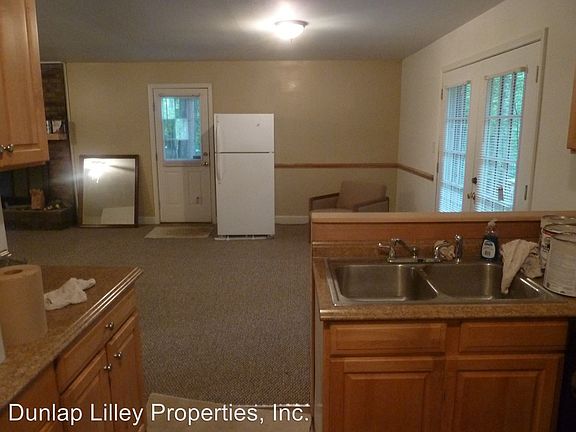5th image of 164 Kingston Dr