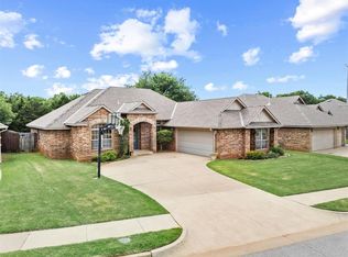 19213 Canyon Creek Pl, Edmond, OK 73003