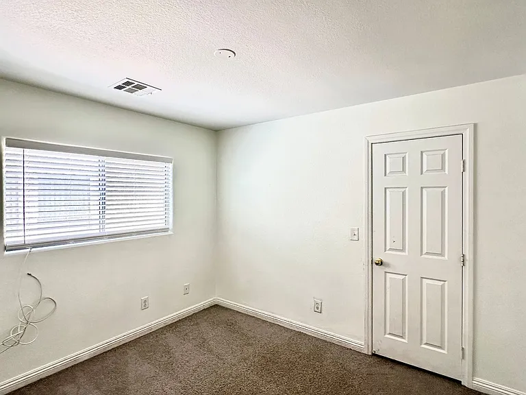 11588 Vesuvio Ct — Photo 16