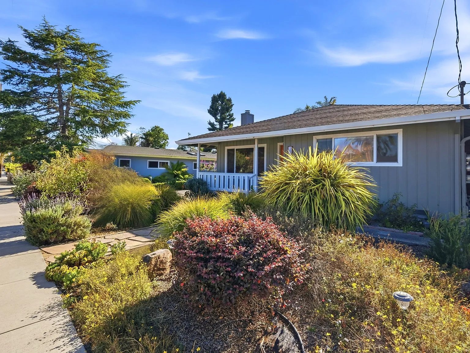 3 bed, 2.0 bath, 1200 sqft, $5,249 — Photo 4