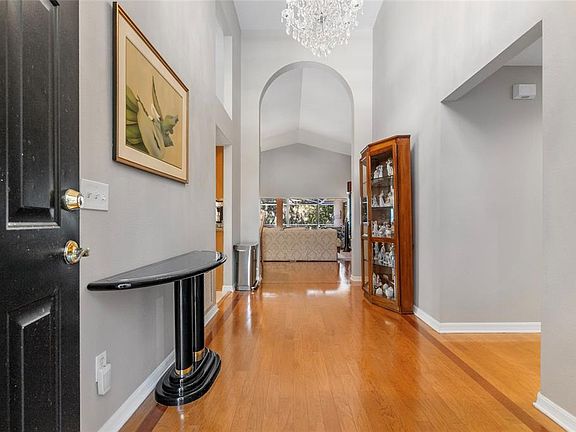 5th image of 5542 Avenue Du Soleil