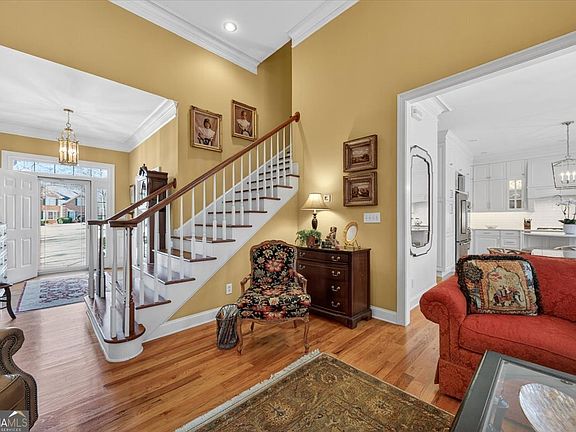 3rd image of 242 Pebblebrook Ln