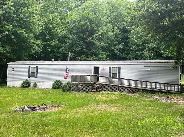 11560 Concord Rd, Jonesville, MI 49250