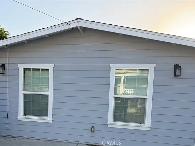 545 N Soldano Ave — Photo 17