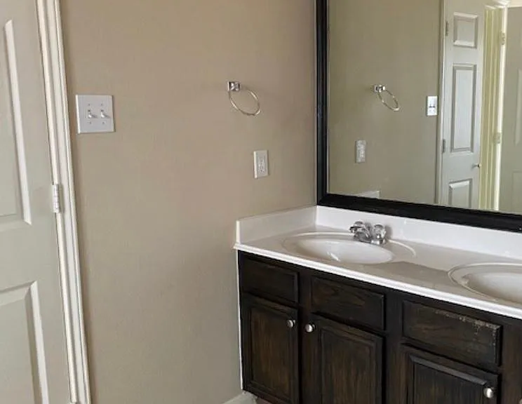 3826 Silverhawk Dr — Photo 5