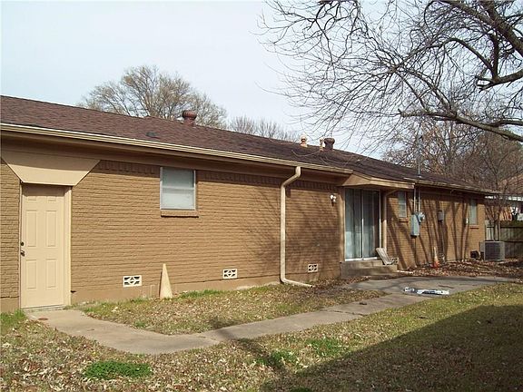 2nd image of 1820 W Belden St