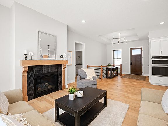 4th image of 636 Parkside Ct