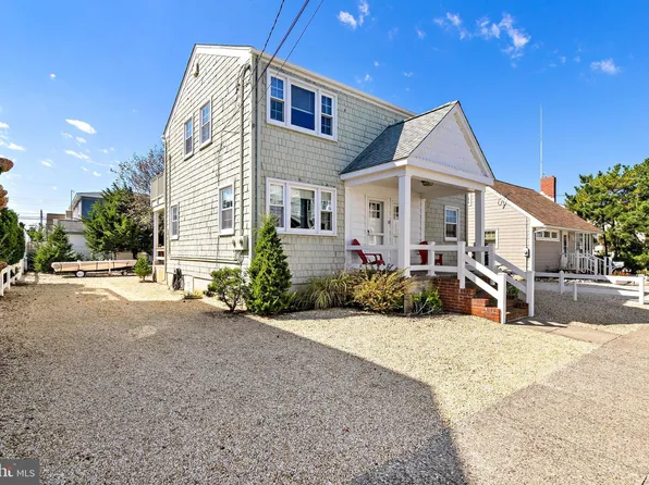 18 E 86th St, Brant Beach, NJ 08008