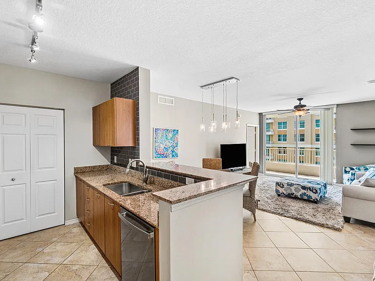 700 E Boynton Beach Blvd #803 — Photo 10