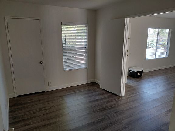 4th image of 210 S Orleans Ave