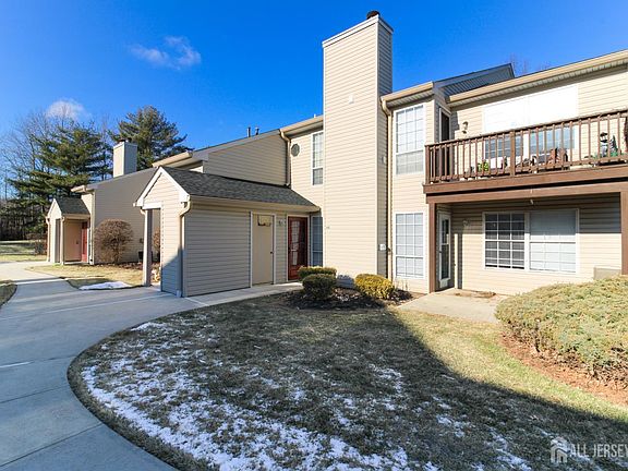 2nd image of 455 Hawthorne Pl