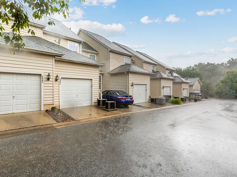 6005 Helmsman Way — Photo 38