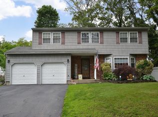 269 Deer Rd, Ronkonkoma, NY 11779